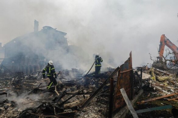 Al menos 14 muertos por los ataques rusos a Kiev