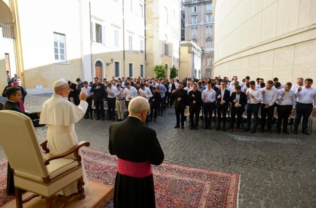 El Papa a los seminaristas del Triveneto: No se sientan solos, sean fieles a Dios