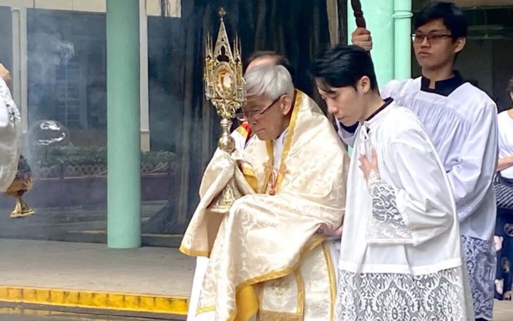 El audaz gesto del Cardenal Zen con la Misa en latín envía múltiples mensajes a Hong Kong
