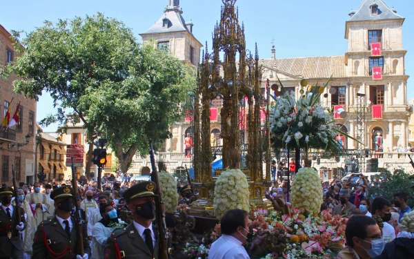 La custodia de Enrique de Arfe en procesión por las calles de Toledo. Crédito: Santa Iglesia Catedral Primada de Toledo.