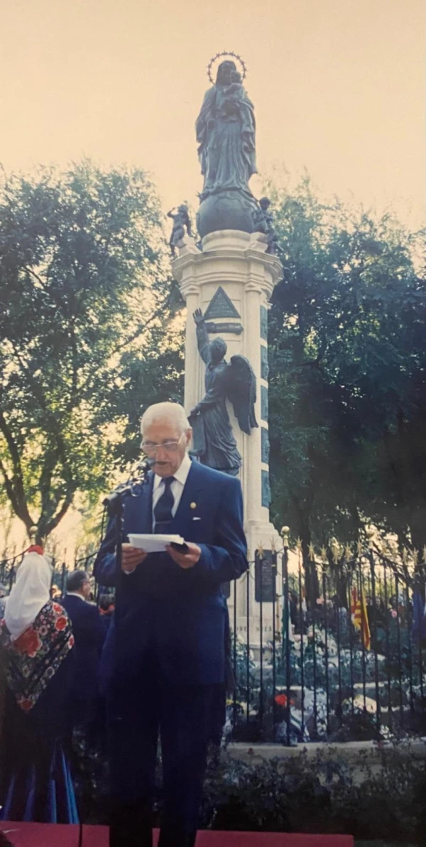 Juan Bautista Sánchez del Corral, el día de la inauguración del monumento en el Parque del Oeste. Crédito: Cedida / Familia Sánchez del Real.