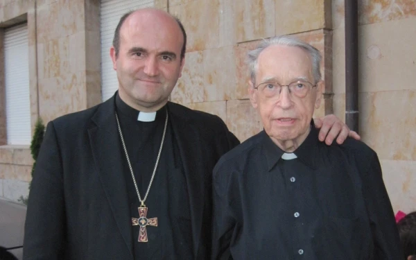 Mons. José Ignacio Munilla, junto al P. Mendizábal. Crédito: Santuario Diocesano de los Sagrados Corazones (Toledo, España).