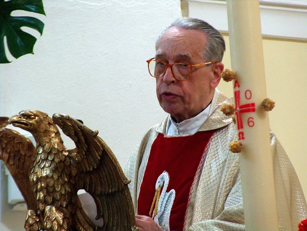El P. Luis María Mendizábal, SI, durante una Eucaristía en 2006. Crédito: Santuario Diocesano de los Sagrados Corazones (Toledo, España).