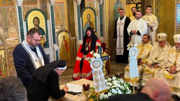 El Cardenal Bycho en la toma de posesión de Santa Sofía en Roma. Crédito: Vatican Media.